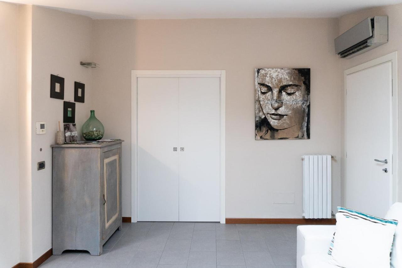 Villa Riva Lago - Apartment With Parking Tavernola Bergamasca Dış mekan fotoğraf